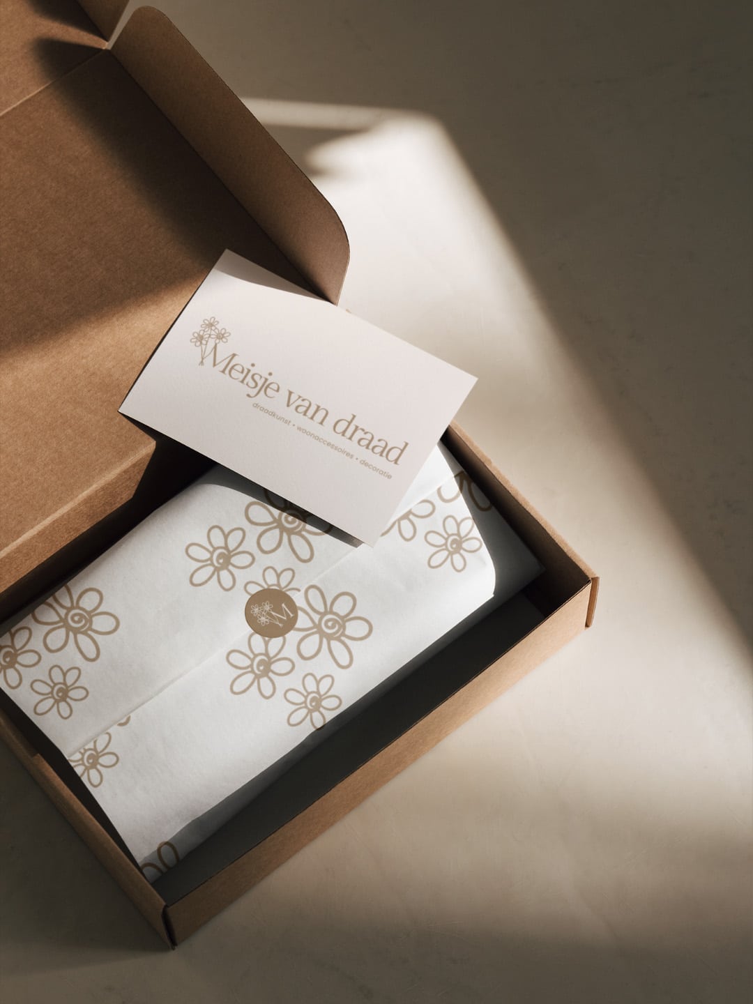 Branding: Meisje van draad | Eunoia Studio