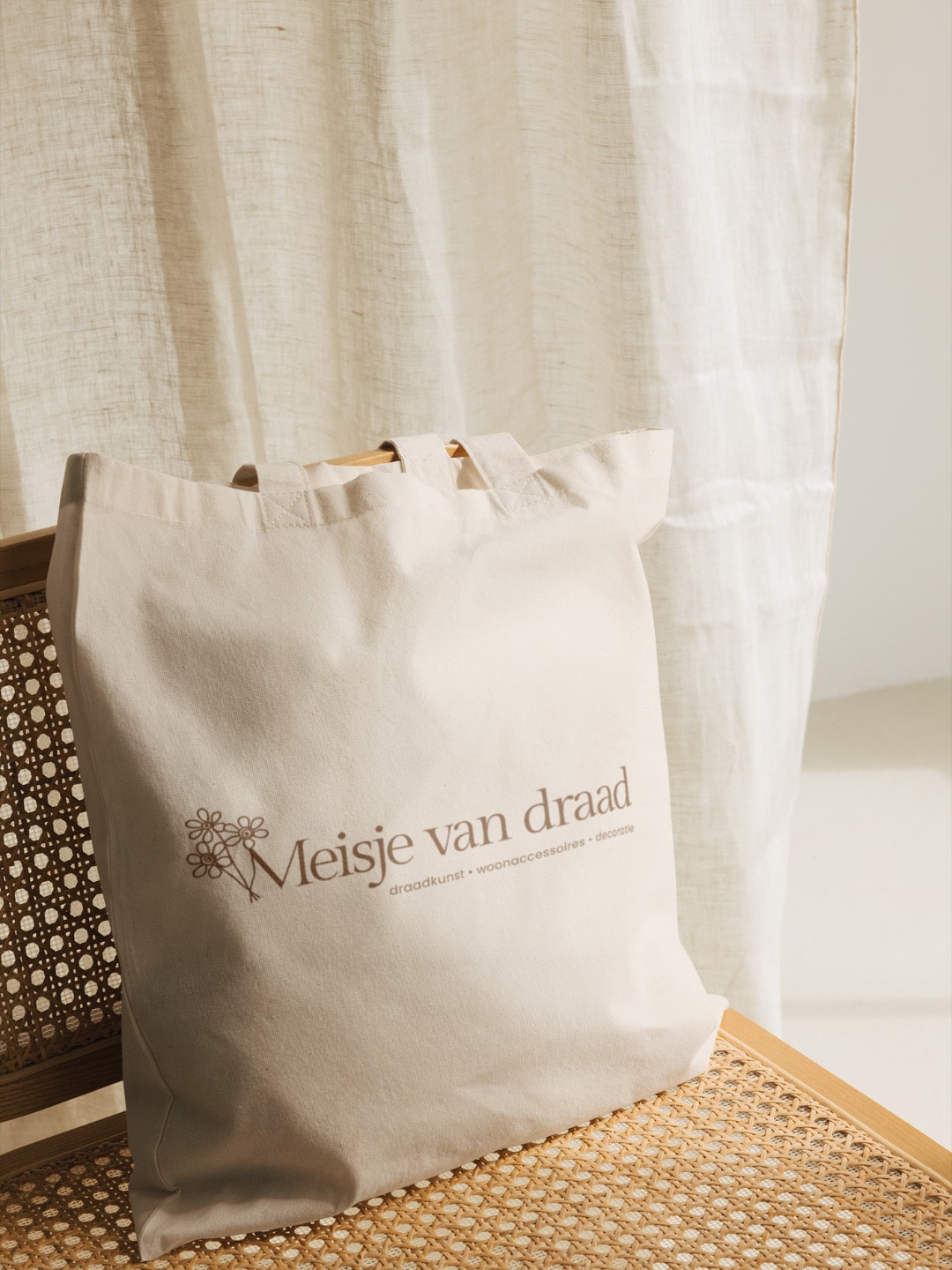 Branding: Meisje van draad | Eunoia Studio